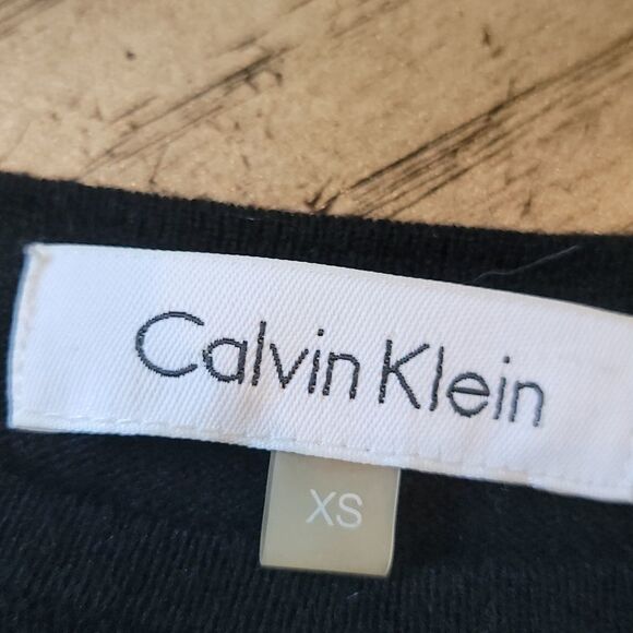 Black and white cute long sleeve top XS Calvin Klein 🖤🤍 - Picture 5 of 10